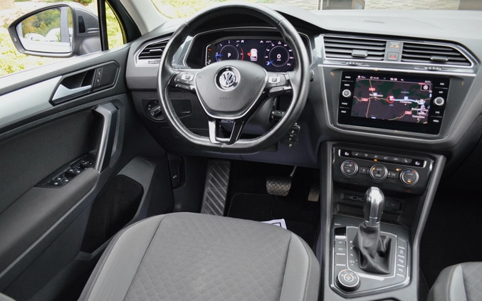 Volkswagen Tiguan cena 94700 przebieg: 196554, rok produkcji 2019 z Piechowice małe 781